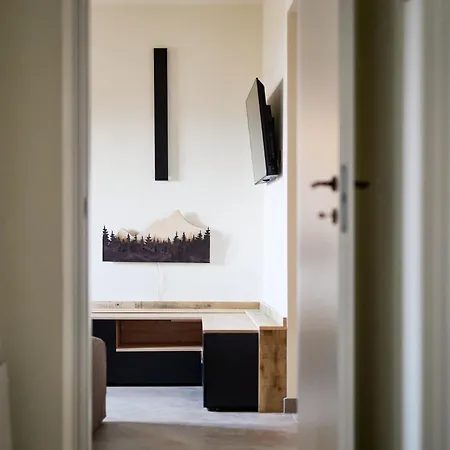 - Treeb Tivano Lägenhet